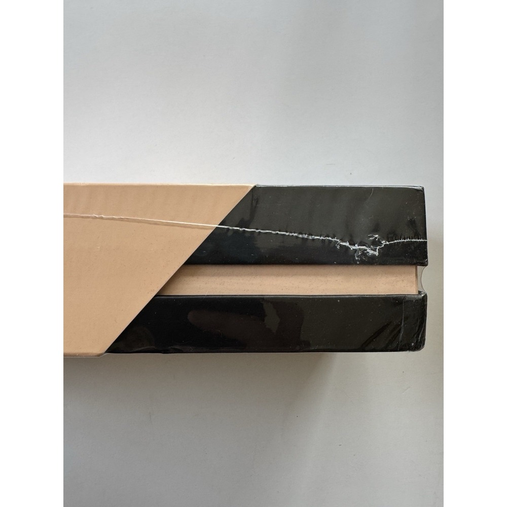 FOXYBAE Trés Sleek Flat Iron Titanium Plates 450°F Digital Auto Shut-Off - Picture 5 of 14
